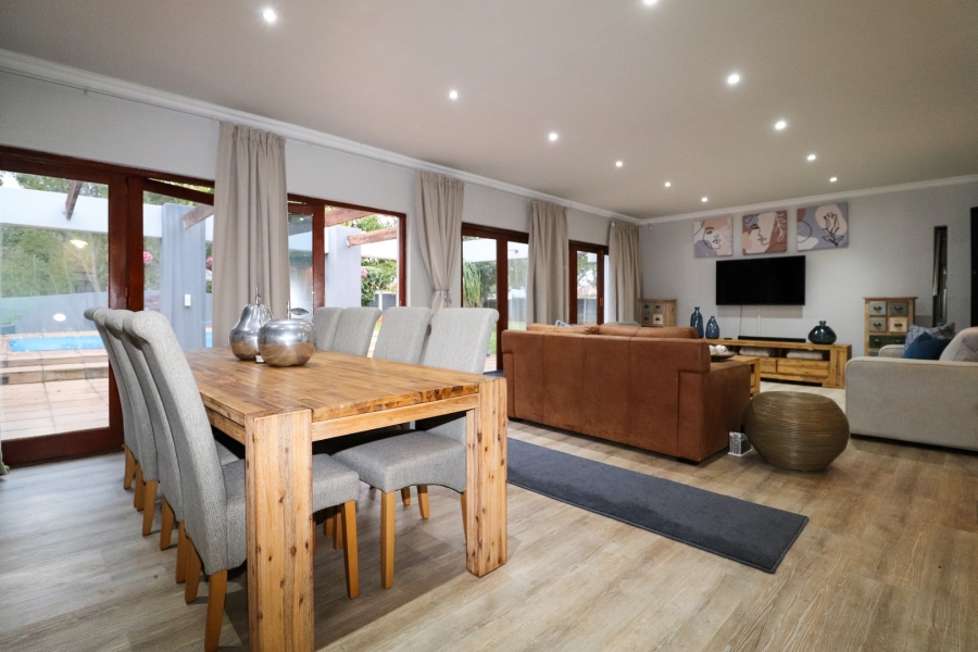 3 Bedroom Property for Sale in Flamwood North West